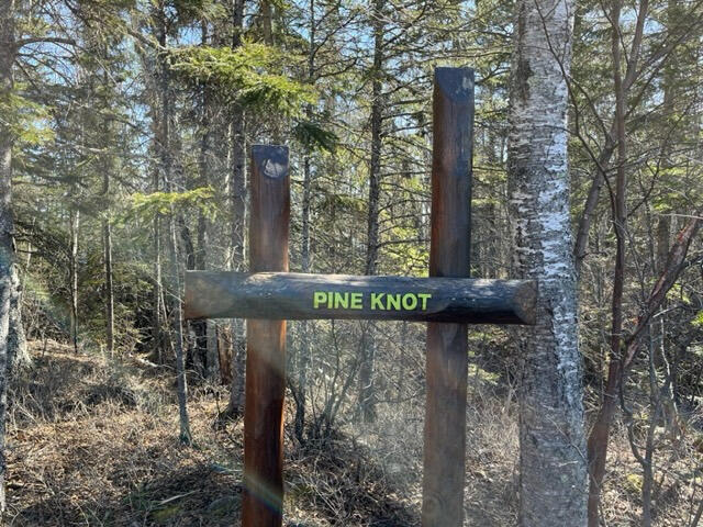 Pine Knot Log Cabin sign